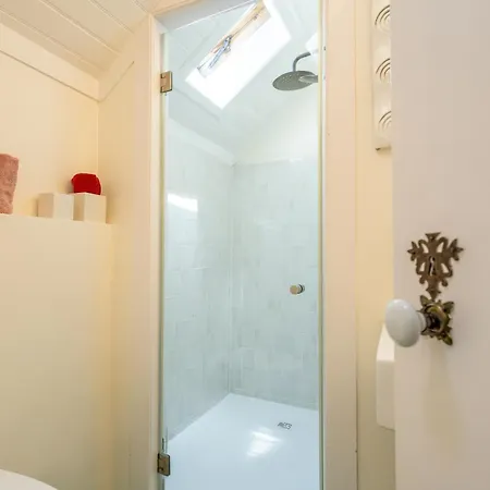 Charming House - By Smarthomes בית נופש *