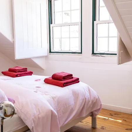 בית נופש Charming House - By Smarthomes סאו מרטיניו דו פורטו